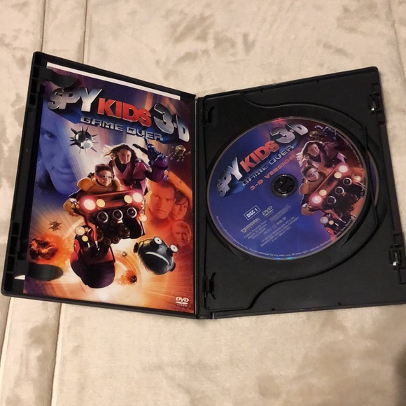 Spy Kid’s 3-D Game Over, 2 DVDs - Picture 2 of 4